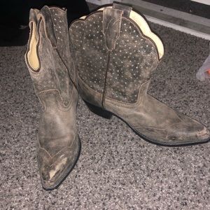 Short cowboy boots never worn